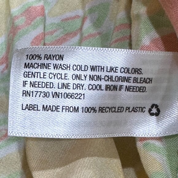 Lilly Pulitzer Target Happy Place Challis Floral Romper Medium Sleeveless Summer - Picture 8 of 9